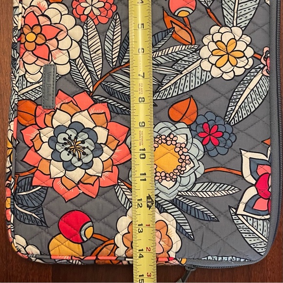 VERA BRADLEY Soft Sided Laptop/Tablet Case - Picture 5 of 6